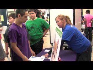 Service Learning Fair at Merrill – DMPS-TV News thumbnail
