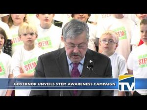 Governor Focuses on STEM at Greenwood – DMPS-TV thumbnail