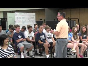 Rider Crew Ready to Help 9th Graders – DMPS-TV thumbnail