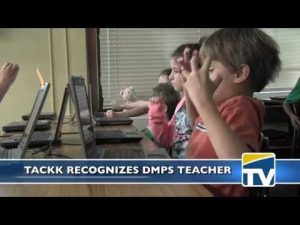 Joe McCright Recieves Tackk Teaching Award – DMPS-TV News thumbnail