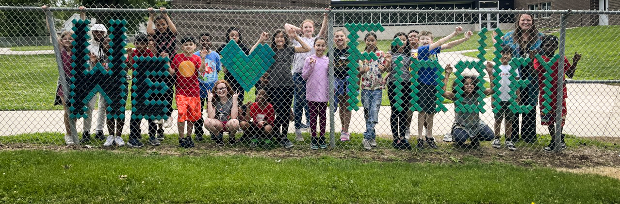Findley 4th Graders Use Fences to Show School Spirit